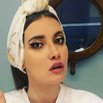 Iulia Albu a suferit o intervenție chirurgicală