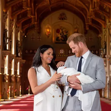 Prințul Harry și Meghan caută bonă pentru fiul lor