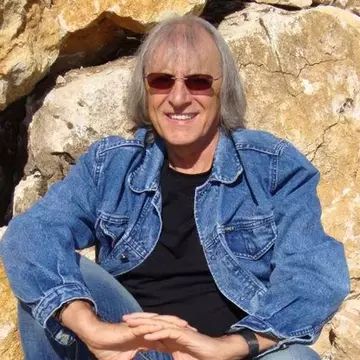 Care este starea de sănătate a lui Mihai Constantinescu