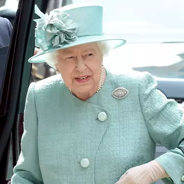 Regina Elisabeta a II-a, vizită la supermarket VIDEO