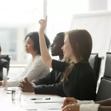 Care sunt cei mai curioși angajați cu privire la salariu