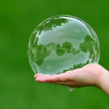 Un român de 3 ani, cel mai tânăr inventator din lume