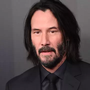 Ce se obervă în toate fotografiile în care Keanu Reeves apare cu fanele