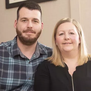 Tripleți născuți la o distanță de șapte ani. Mama suferea de tumoare cerebrală