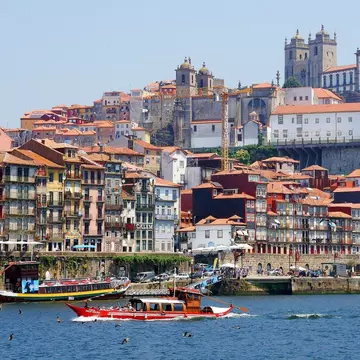 (P) Aventurează-te în Spania și Portugalia, perlele iberice mângâiate de soare!