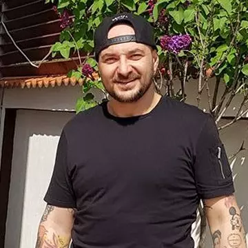 Cristi Mitrea a sunat la 112 pentru a ajuta un șofer. "Sistemul e foarte prost gândit"
