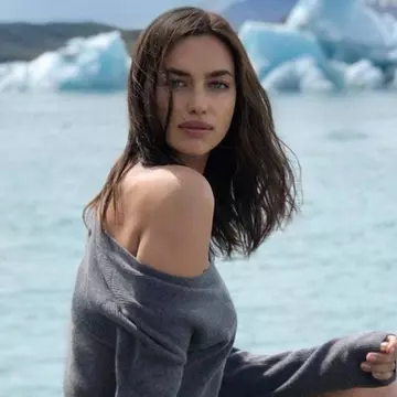 Irina Shayk, cel mai de succes model pentru costumele de baie