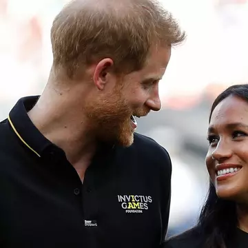 Prințul Harry i-a dăruit soției sale un inel al eternității FOTO