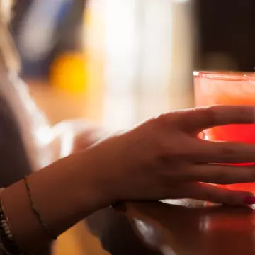 O tânără a fost drogată fără știrea ei într-un club din București. ”Credeam că este un mit urban...”