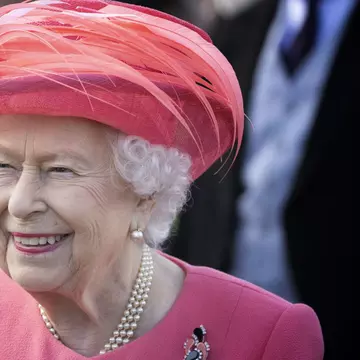 Regina Elisabeta va renunța la îndatoririle sale, dar nu și la tron. Prințul Philip va primi un nou titlu
