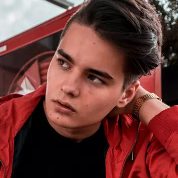 Selly, cel mai urmărit vlogger din România, gest emoționant pentru o fetiță de 14 ani