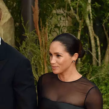 Prințul Harry și Meghan, nevoiți să aleagă între regalitate și celebritate