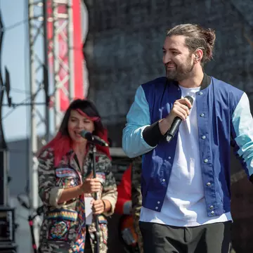 (P) Peste 1000 de oameni au participat la concertul susținut de către Smiley la Dragonul Roșu