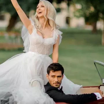 Andreea Bălan a lansat o piesă dedicată soțului ei, chiar în ziua nunții