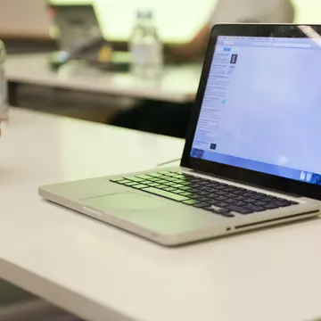 (P) Te-ai săturat să fii angajat? Participă la aceste de cursuri HTML practice pentru începători în București și fă primul pas spre cariera de freelancer