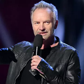 Celebrități ridicate la rang de cavaler