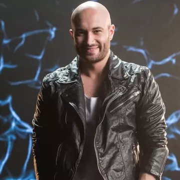 Incendiu puternic în blocul în care locuiește Mihai Bendeac: „E un fum absolut înspăimântător”