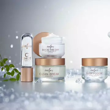 (P) Frumusețe curată, fără compromisuri cu noua gamă de produse Distillery marca AVON