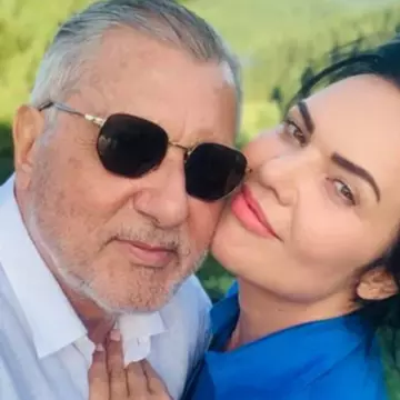 Ilie Năstase s-a însurat a cincea oară. Ioana Simion a îmbrăcat rochia de mireasă