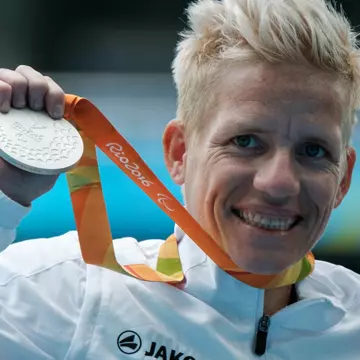 O atletă paralimpică medaliată cu aur a fost eutanasiată la 40 de ani
