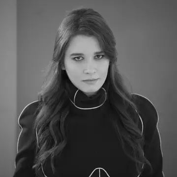 (P) Kira Hagi va preda un curs de actorie pentru copii la DallesGo