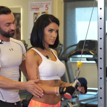 La sala de fitness cu Adelina Pestrițu – Exerciții pentru triceps