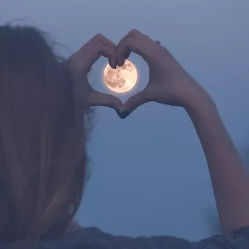 Lună Plină în zodia Taur: "Ce am câștigat din ce am pierdut?". Cum sunt influențate zodiile