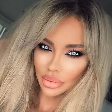 Bianca Drăgușanu a trecut peste divorțul de Alex Bodi. Cum s-a fotografiat vedeta