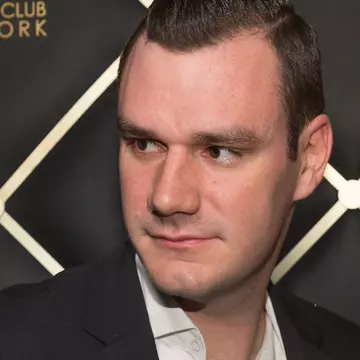 Moștenitorul imperiului Playboy s-a însurat cu o actriță din seria „Harry Potter”