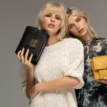 (P) Ce genți porți iarna aceasta pentru apariții chic