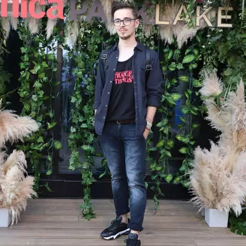 Andrei Leonte, fotografie virală. Ce a surprins artistul într-un supermarket