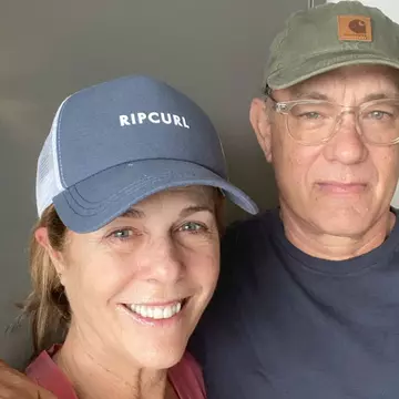 Tom Hanks și Rita Wilson au fost externați. Ambii se află în izolare la domiciliu