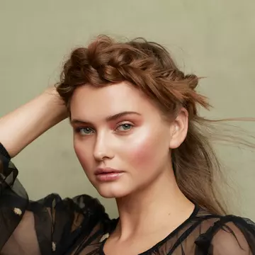 (P) 5 lecții de hair styling pentru a obține o coafură  de salon la tine acasă