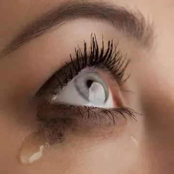 Cercetători: Coronavirusul poate fi transmis prin ochi. Virusul, descoperit în lacrimi