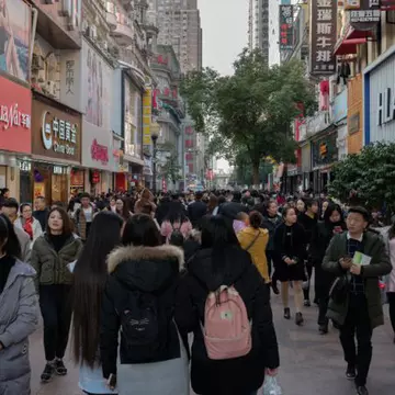 Orașul Wuhan, focarul pandemiei de coronavirus, iese din carantină