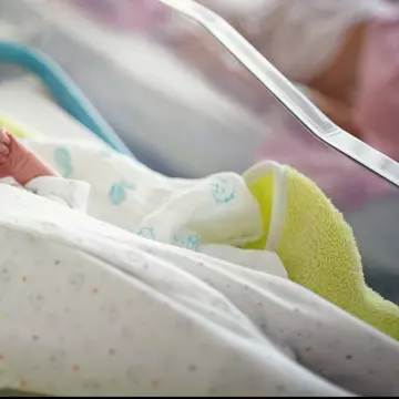 Vești bune în pandemie: toți bebelușii infectați cu coronavirus dintr-o maternitate s-au vindecat