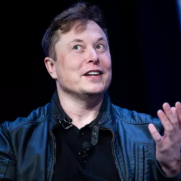 Elon Musk i-a modificat numele fiului său