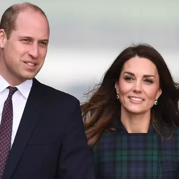 Cum arată primul portret oficial al ducilor de Cambridge