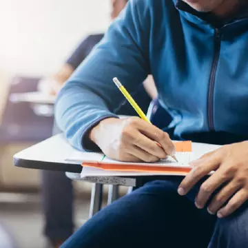 Elev de clasa a VIII-a, testat pozitiv cu COVID-19. Acesta participase la pregătirea pentru Evaluarea Națională