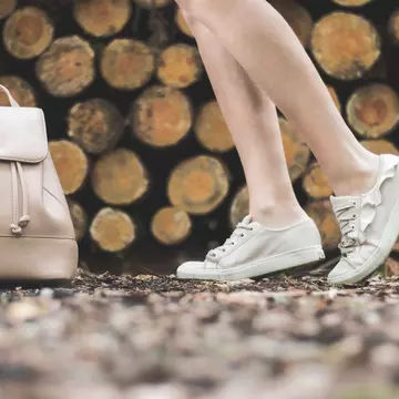 Incaltaminte sport la tinute casual - 4 asocieri inedite