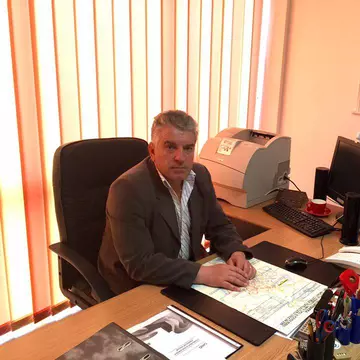 Gafa unui consilier local. A distribuit poza unei actrițe porno crezând că este o "elevă de 10 la BAC"