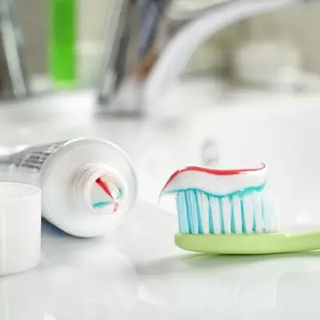 Cât de periculos este să înghiți pastă de dinți