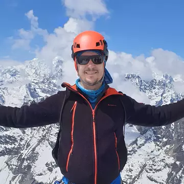 EXCLUSIV Interviu cu Alexandru Tudose, alpinistul care luptă pentru binele copiilor și adolescenților români