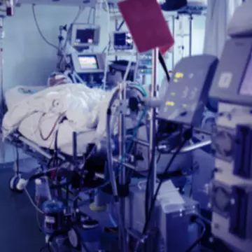 Povestea unui pacient COVID-19 din Târgoviște: de la refuzul internării la aparatul de oxigen în trei zile