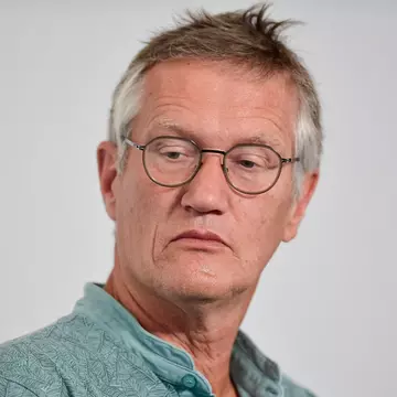 Un renumit epidemiolog avertizează că este „foarte periculos” să credem că măștile pot opri răspândirea coronavirusului