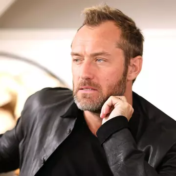 Jude Law, de nerecunoscut. Actorul are un look complet schimbat
