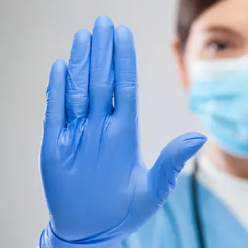 Avertismentul medicilor: la ce riscuri ne supunem dacă folosim „kit-ul împotriva COVID-19 pentru acasă”