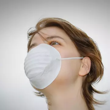Orașul în care purtarea măștii împotriva COVID-19 este obligatorie 24 de ore din 24