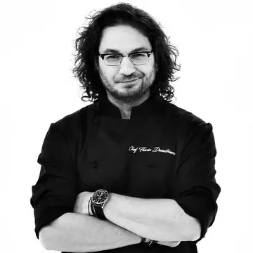 Chef Florin Dumitrescu s-a apucat de cântat. Cum sună prima piesă înregistrată de îndrăgitul bucătar