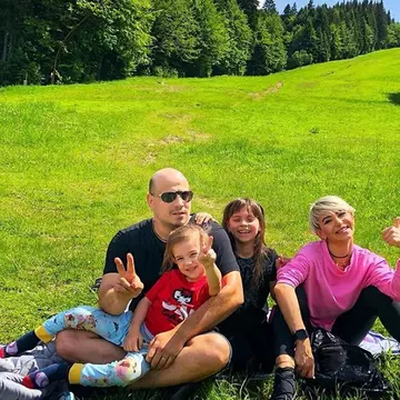 Giulia Anghelescu nu-și va duce copiii la școală. „Ne-am gândit să alegem ce ar fi cel mai bine pentru starea lor emoțională''